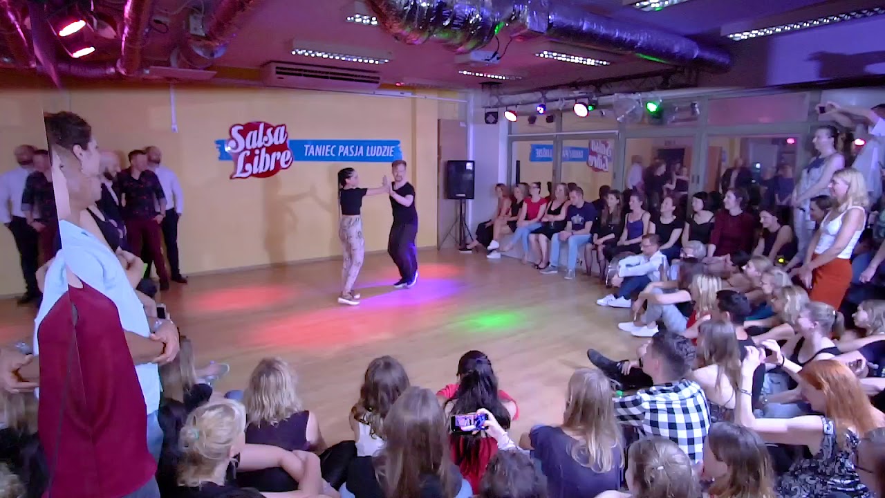 Wera & Kuba bachata fusion show- impreza na otwarcie sezonu w Salsa Libre