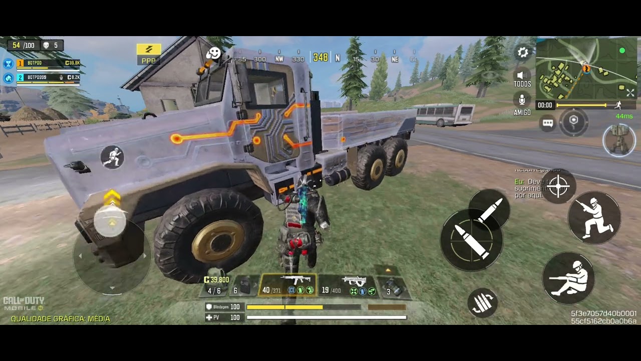 Jogando cod com um amigo.