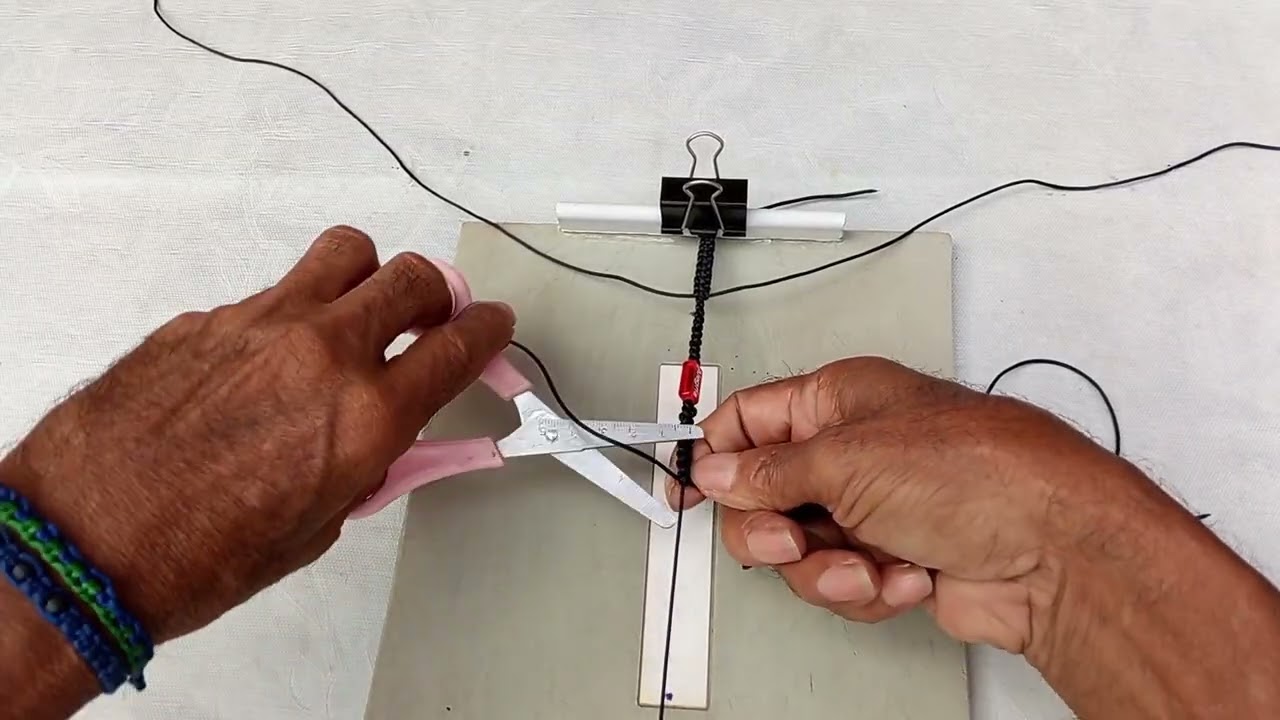 fazendo pulseira macramé três em uma vamos fazer 
