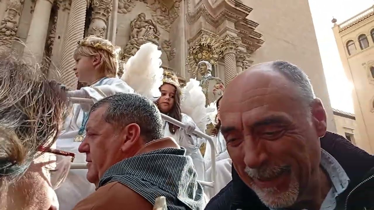 Salida de la procesión de La Virgen De La Asunción y Cantó