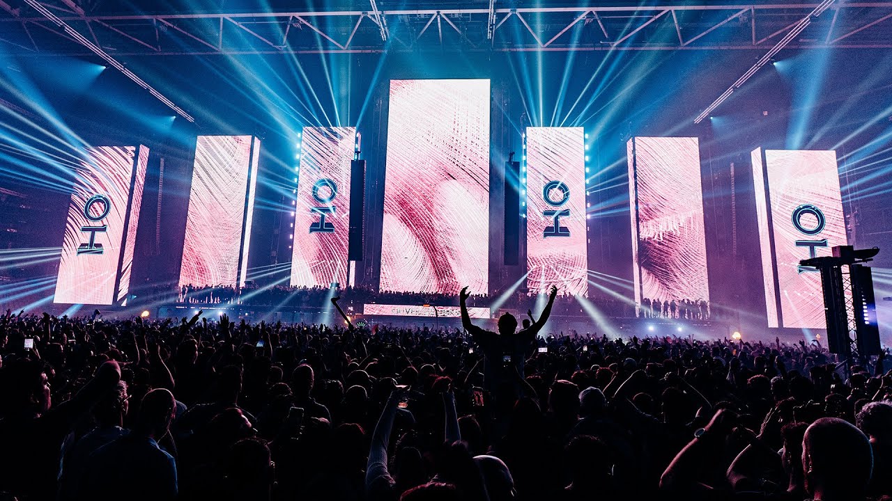 Oliver Heldens live at AMF 2025