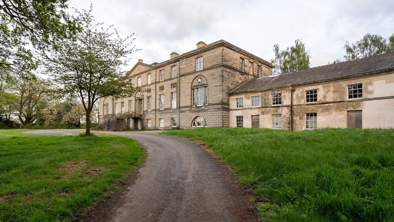 Exploring an Abandoned Mansion: Hiding from Security