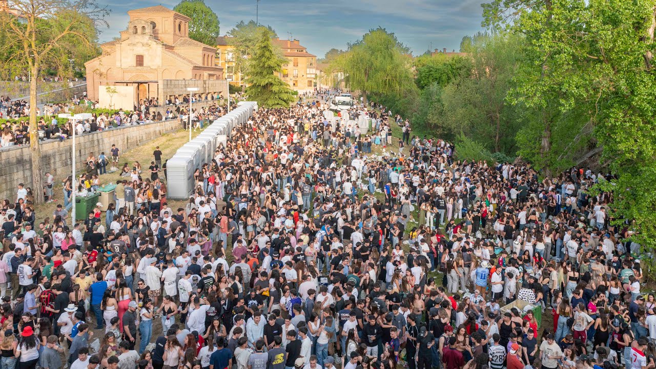 EL LUNES  DE AGUAS . Puente romano (Salamanca)