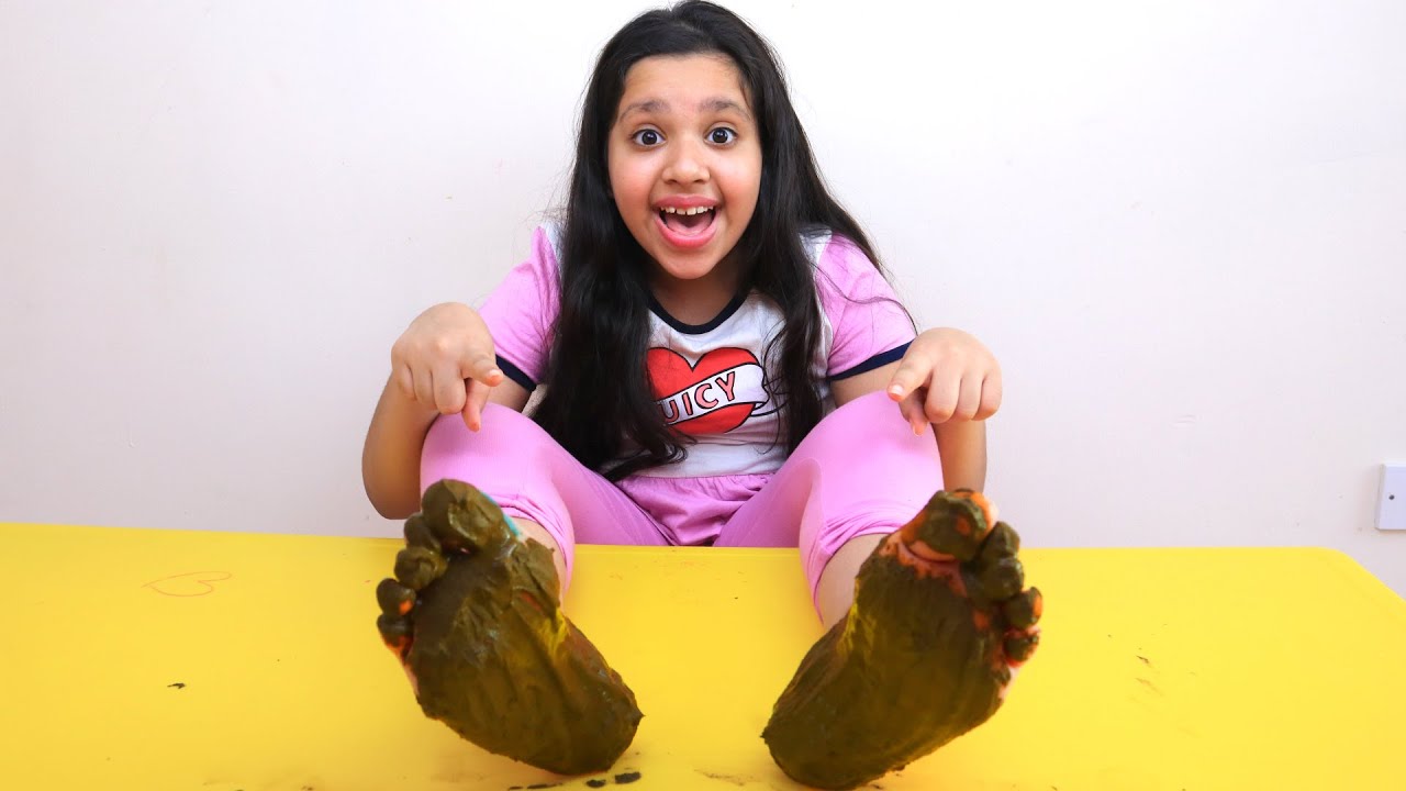 شفا حطت في رجلها حناء للعيد 😍 !