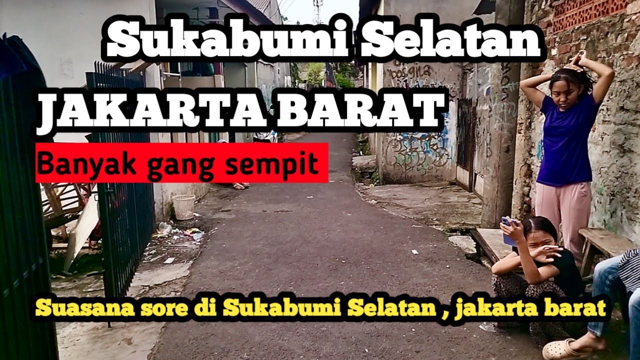 Suasana sore di  pemukiman  padat ,sukabumi selatan jakarta barat