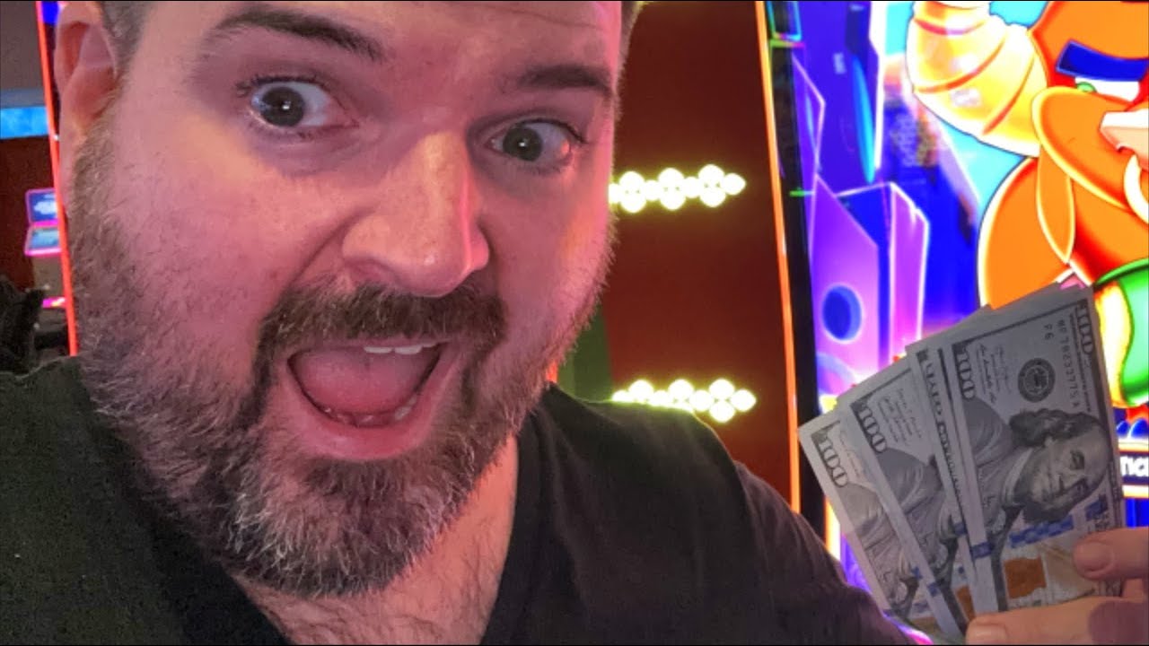 We DID IT! Jade Monkey Deluxe With Special Guest Paige Turner!