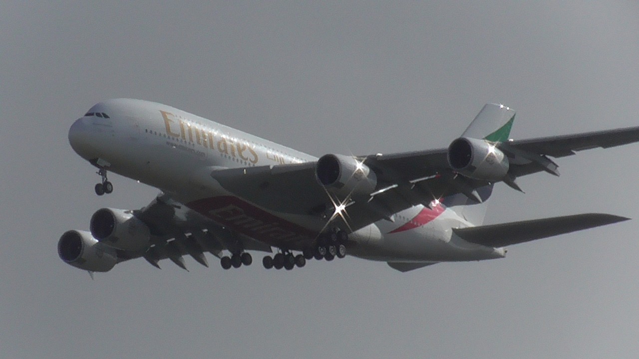 VERY RARE! Emirates Airbus A380 A6-EEA First Ever at Newquay Airport!