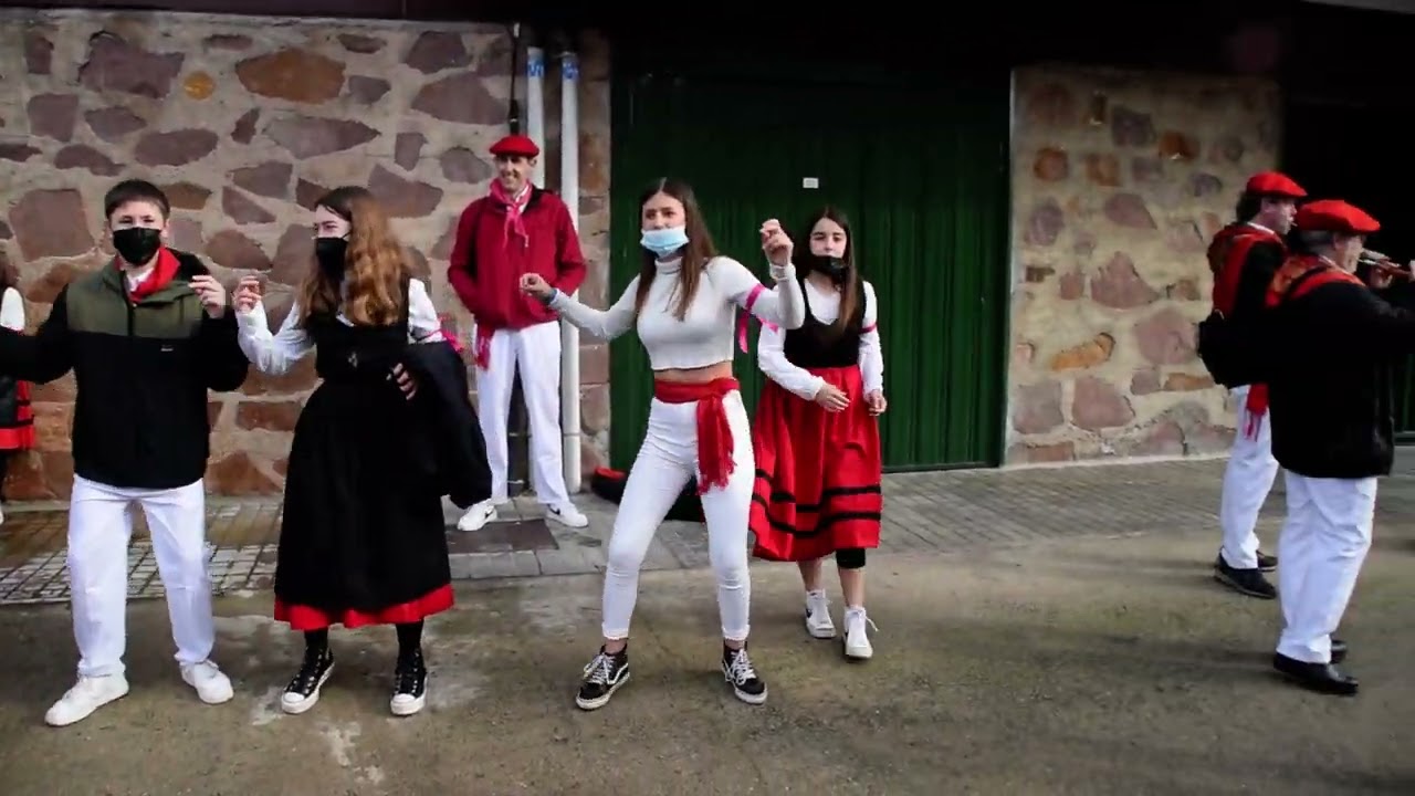 Ihoteak 2022. Altzibar auzoan kuestazioa 1