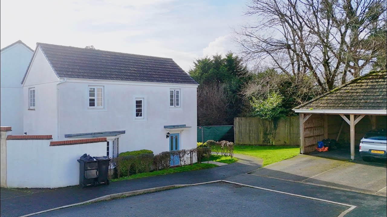 43 Round Ring Gardens, Penryn