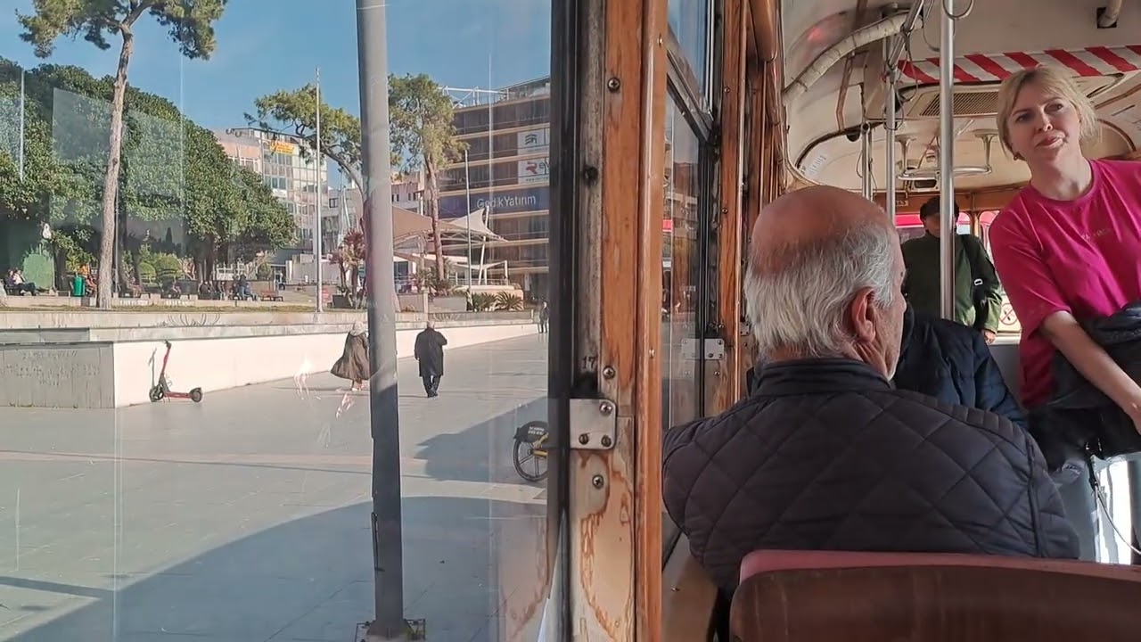 Antalya da nostalji tranvayla  ışıklar cad.giderken biraz cekim yaptım.#güzelim şehir...