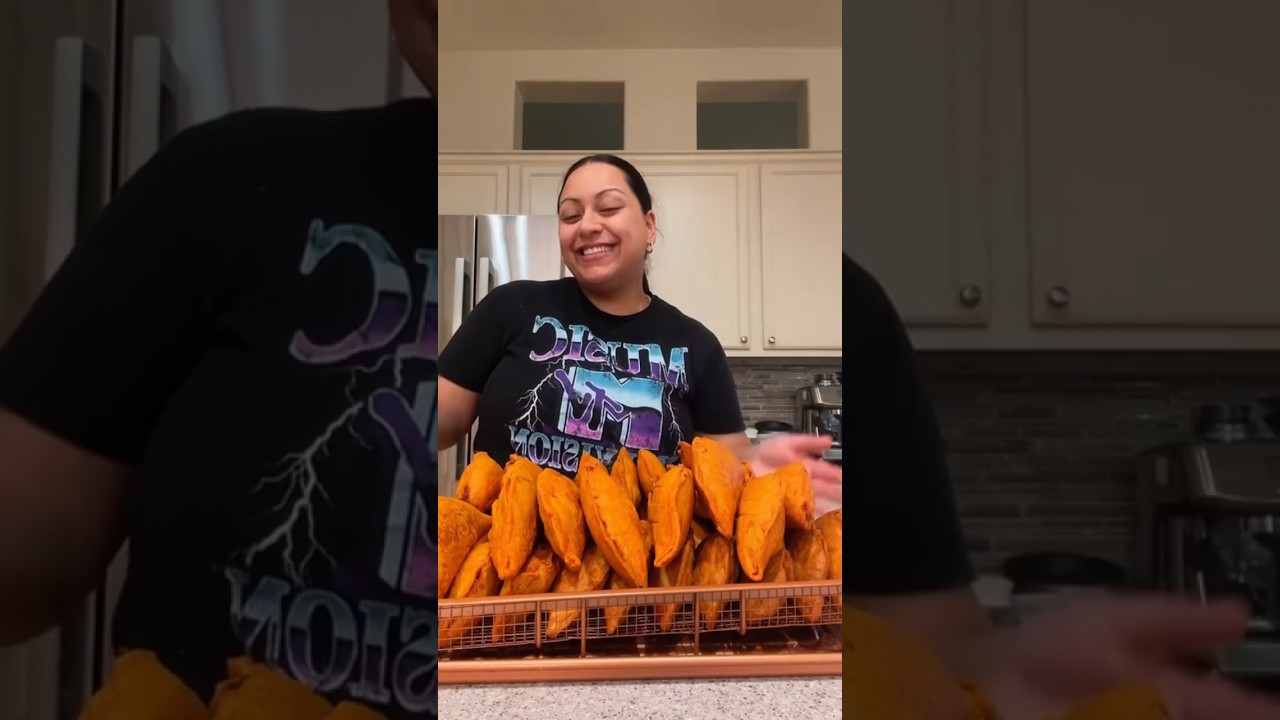 This is how to make CHamoru empanadas 😋🇬🇺🎥: @m800281 / TikTok #guam #chamorro #chamorrofood