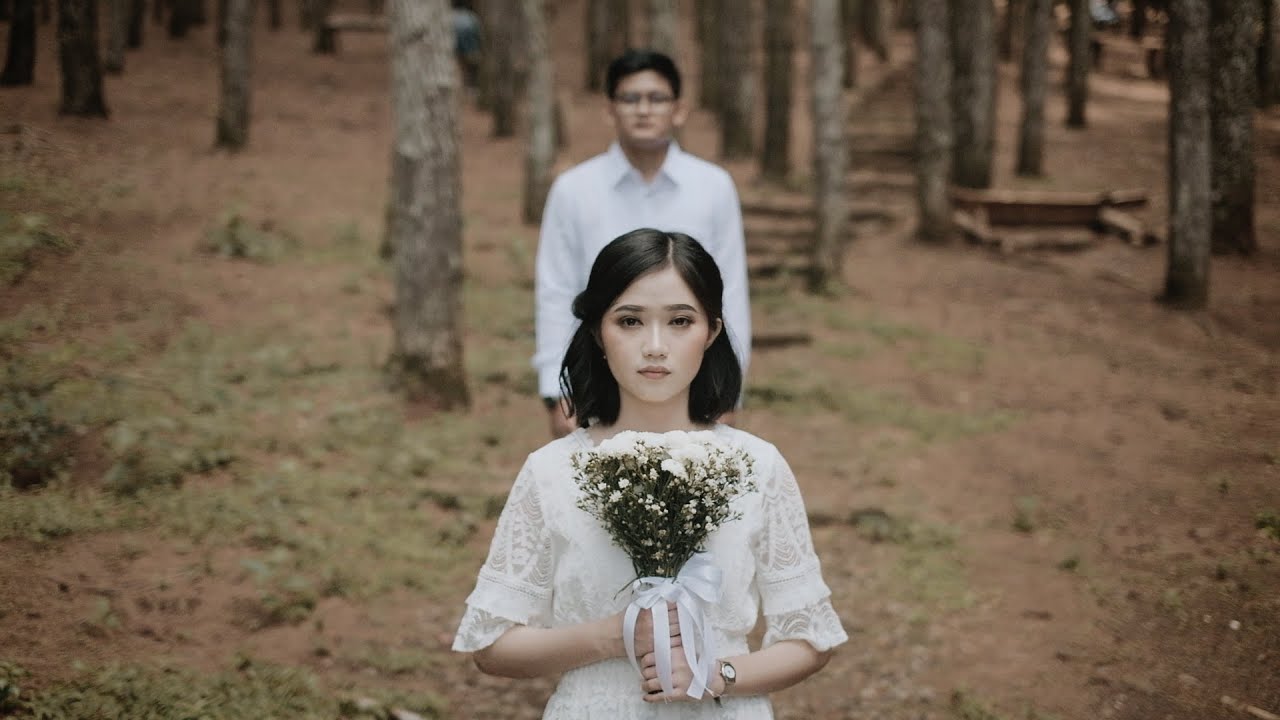 Romantic Couple Session in Yogyakarta, shot on Fuji X-H1, colour graded & developed from F-Log
