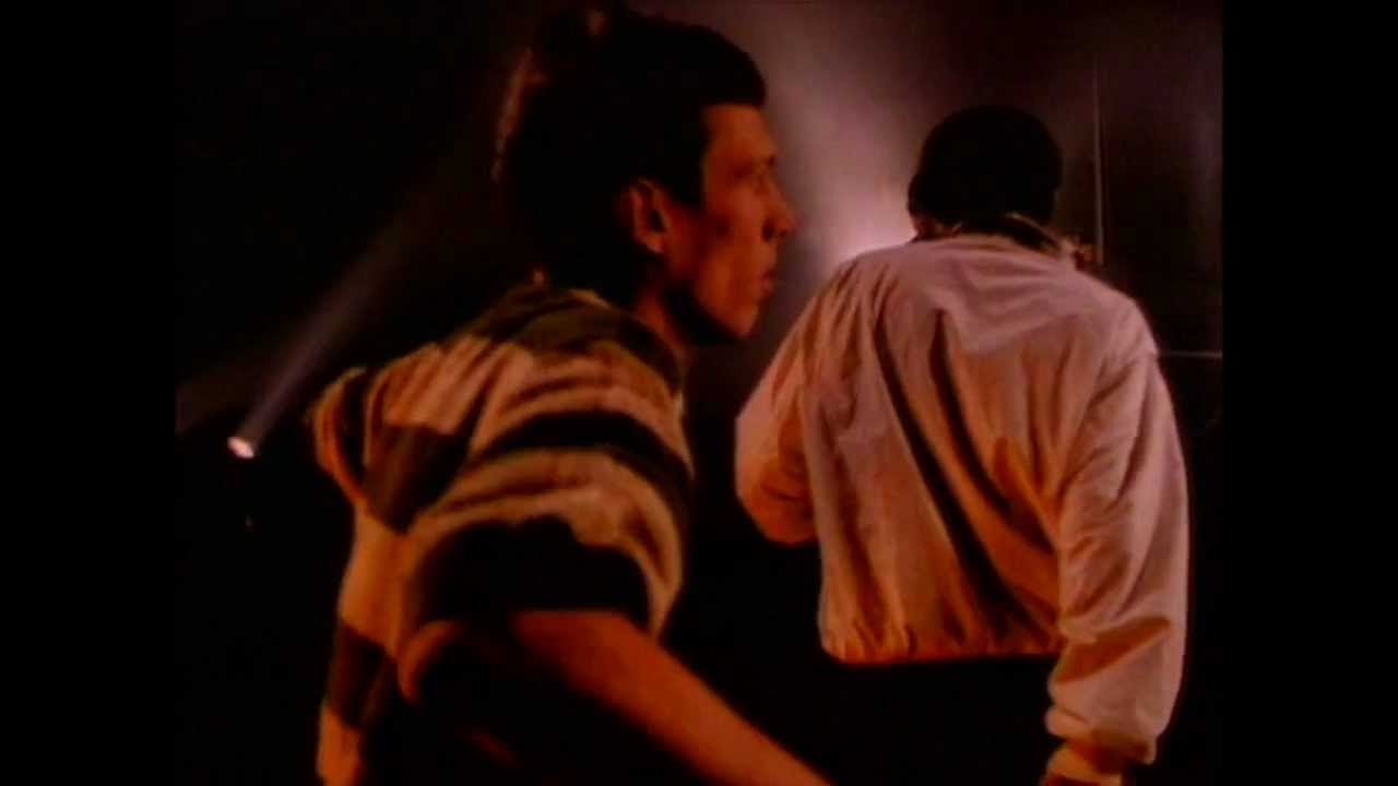 Happy Mondays - Loose Fit