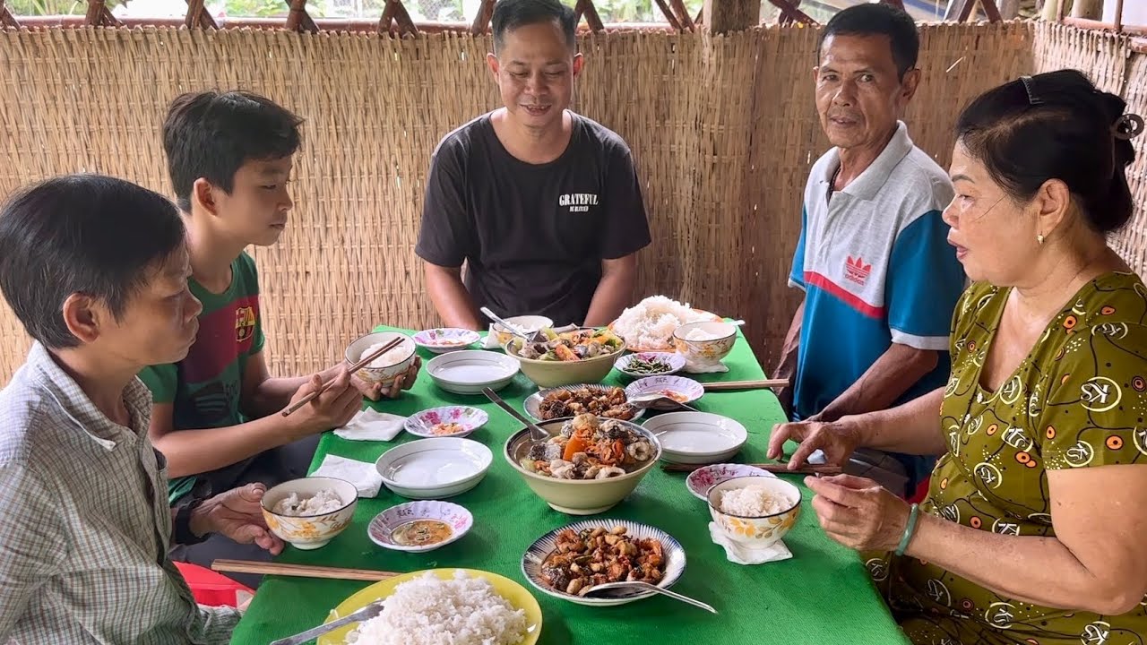 Canh Chua Cá Lóc Đồng Kho Tiêu Hương Vị Quê Nhà/ at6n