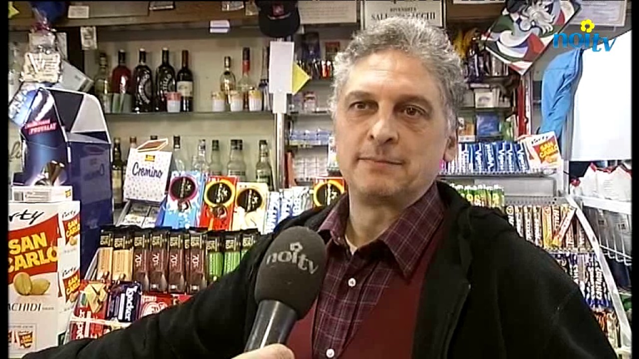 A San Pellegrino in Alpe, nel bar dove prendi il caffè in Emilia e lo paghi in Toscana