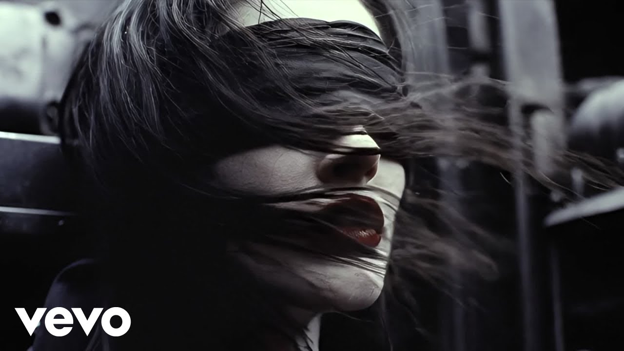 Karen ARABESK - Ağlamak İstiyorum (Official Music Video)