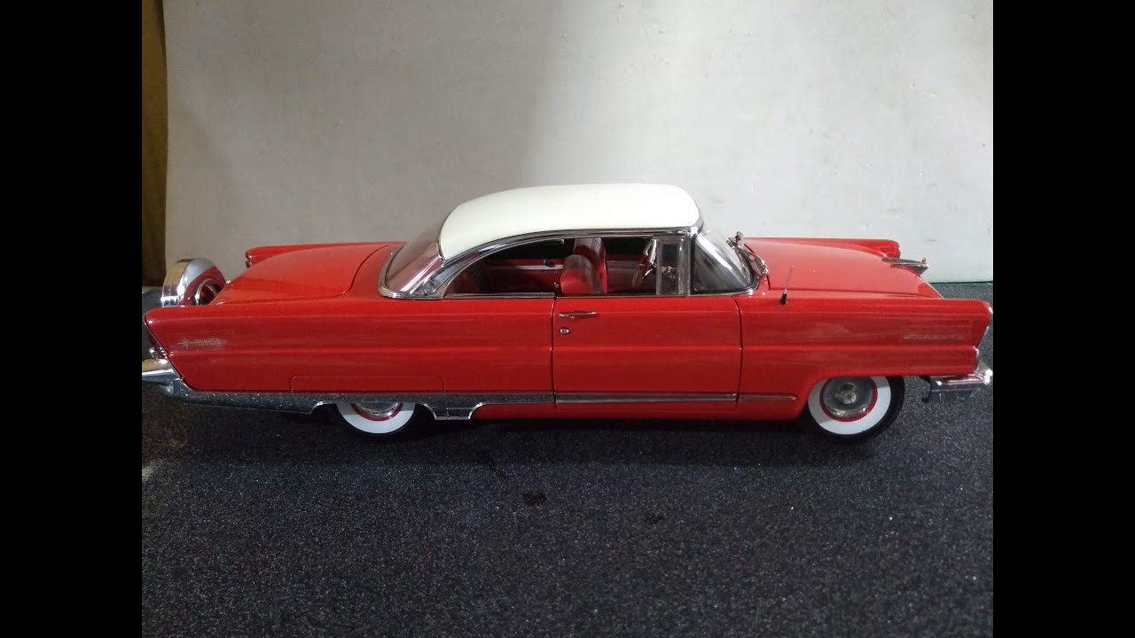 Lincoln Premiere 1956, escala 1:18, Sunstar Platinum