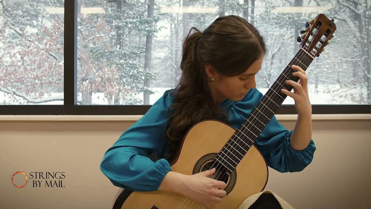 Paloma Chaprnka performing Sonatina by Federico Moreno Torroba