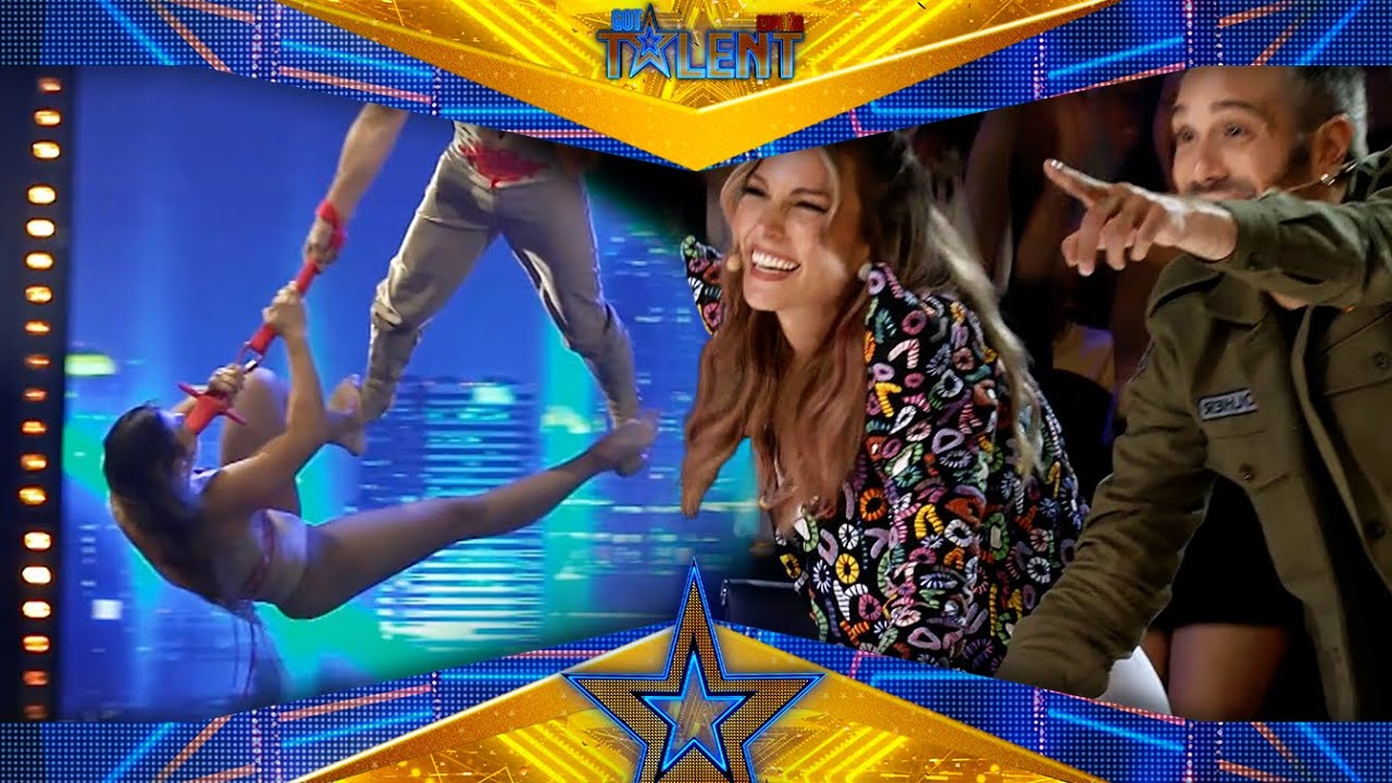 Se CUELGA de la boca de su NOVIA y ganan el PASE DE ORO | Audiciones 1 | Got Talent España 2022