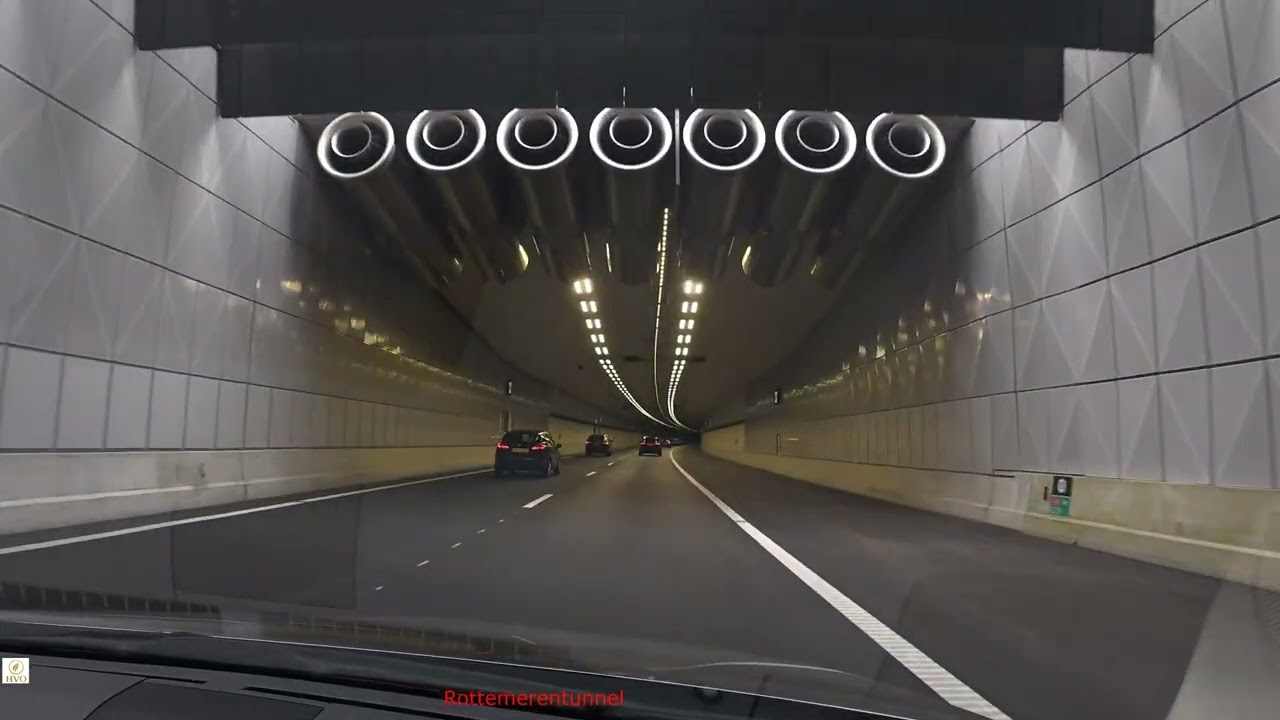 Rotterdam  A16  open 11 KM  met  2 km Rottemeren tunnel