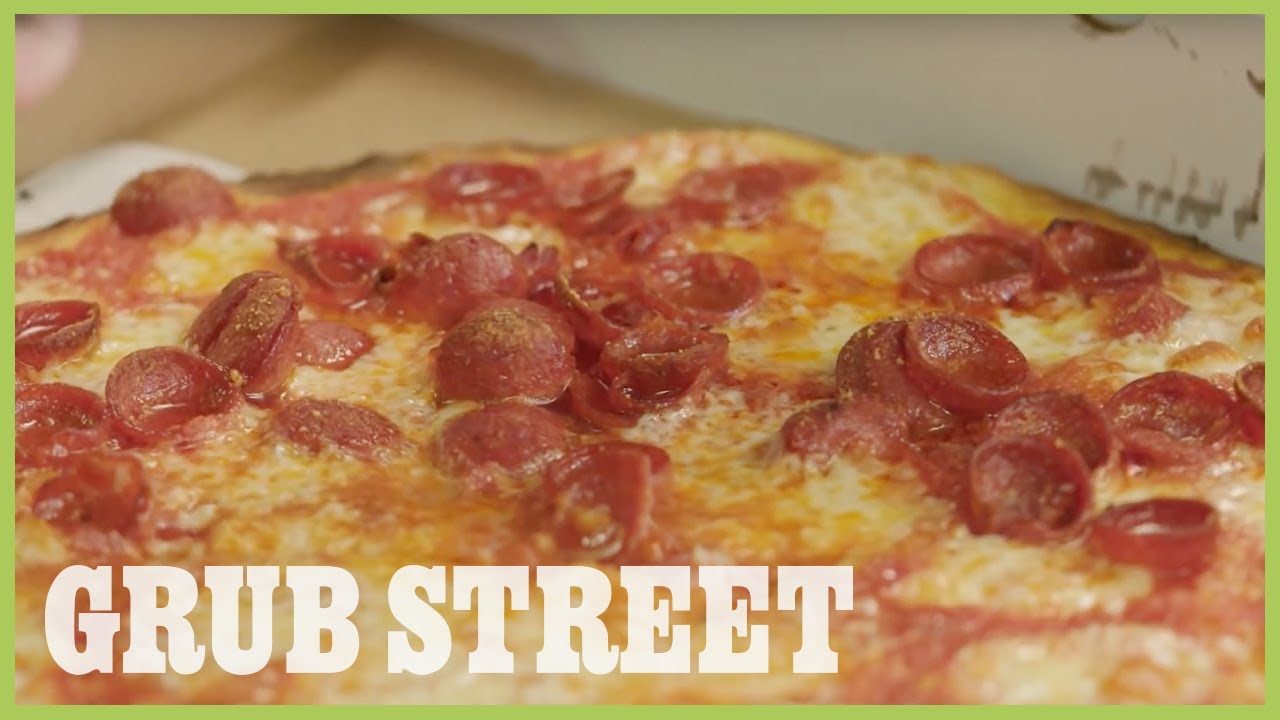The Best Pizza in Staten Island Will Make You Forget You&rsquo;re Not in Manhattan