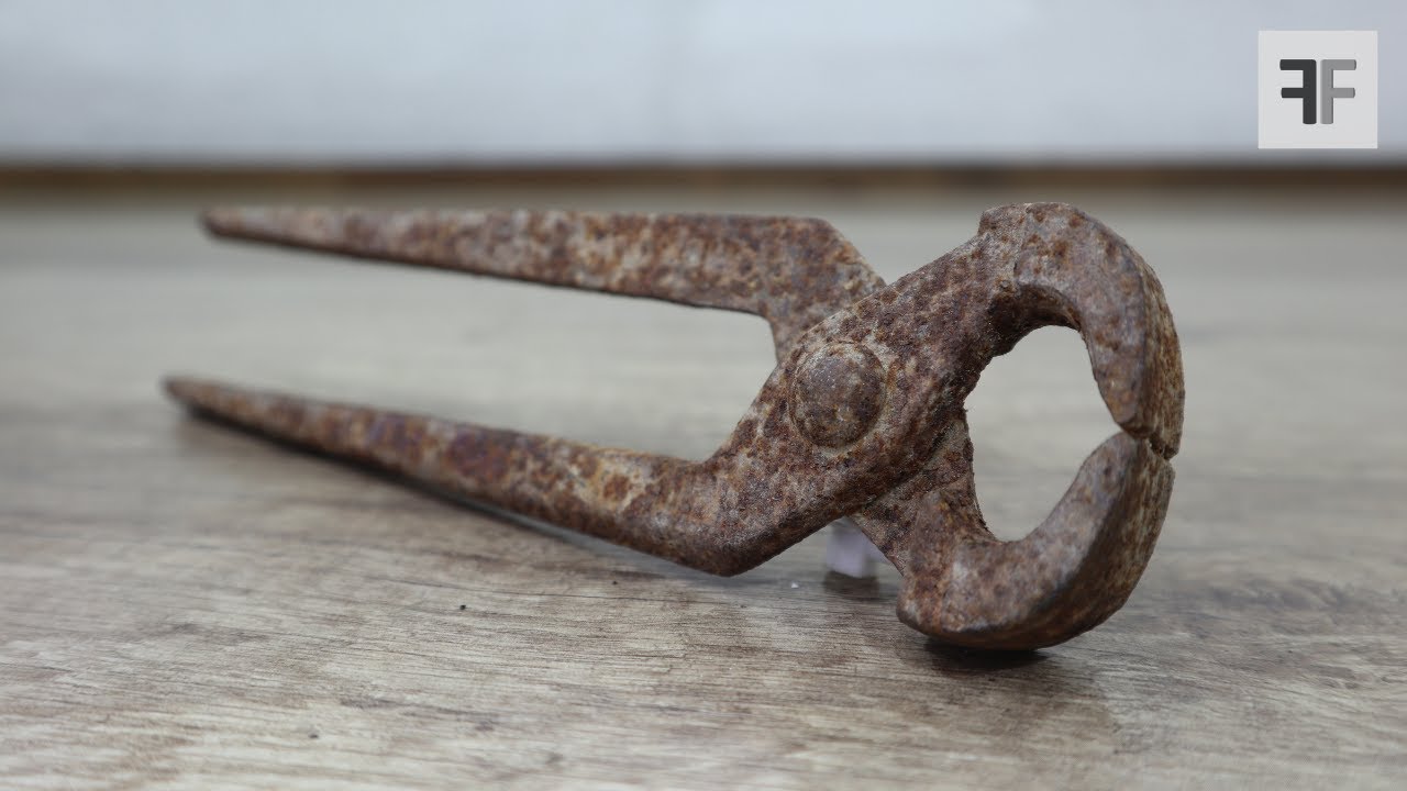 Very Old and Rusty Pincers || Restoration