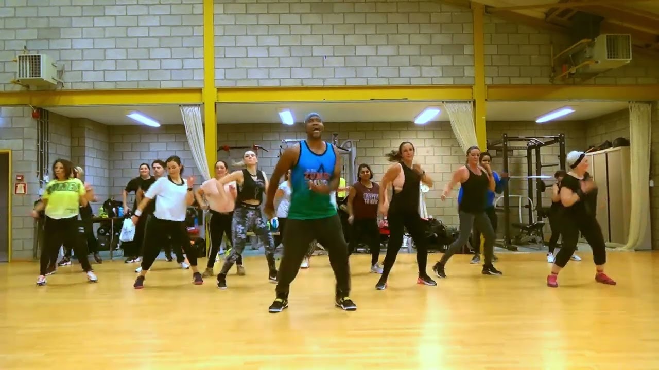 Me La Llevare Zumba with Iho