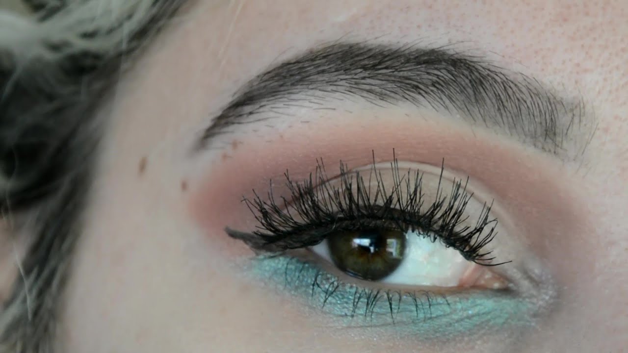 Soft Crease With Blue Lower Lashline | ABH Riviera Palette