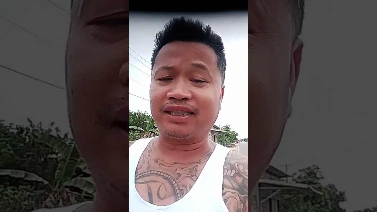 Life in Laos as a deportee going for a stroll in the village 