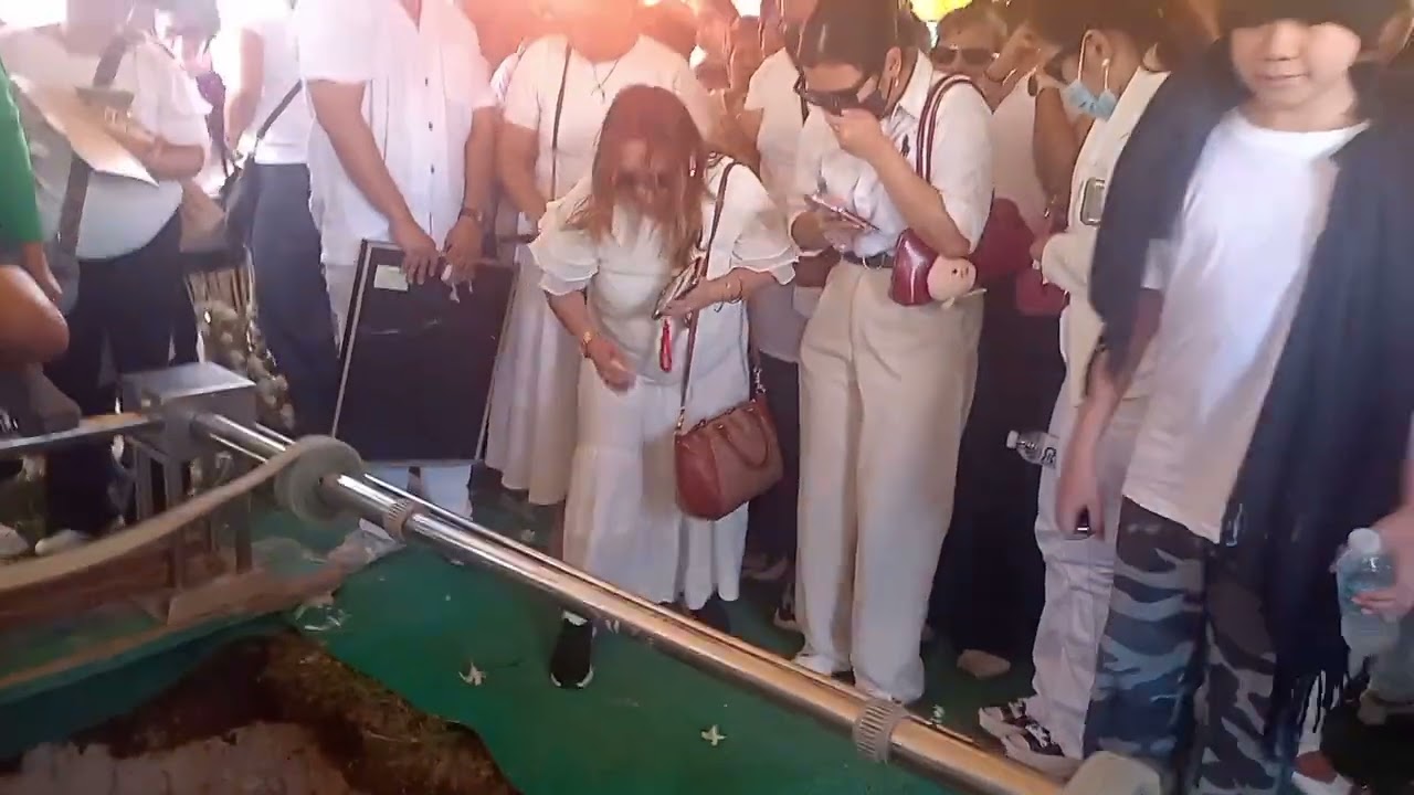#evergreenmemorialcemetery  paalam na sayo mother Rebecca.@ talisay laray cemetery 