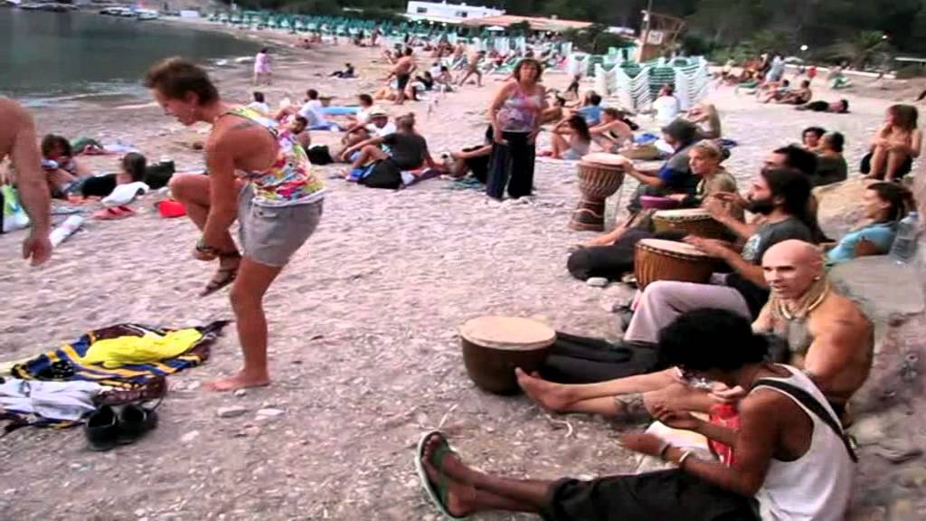 Zach&oacute;d słońca na plaży w Benirras