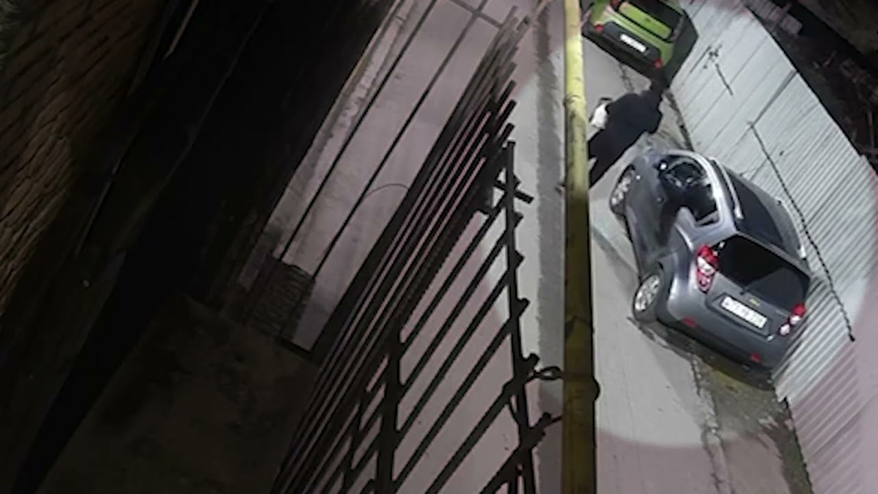 Avtomobillərin şüşələrini qıraraq  oğurluq edən şəxs saxlanılıb