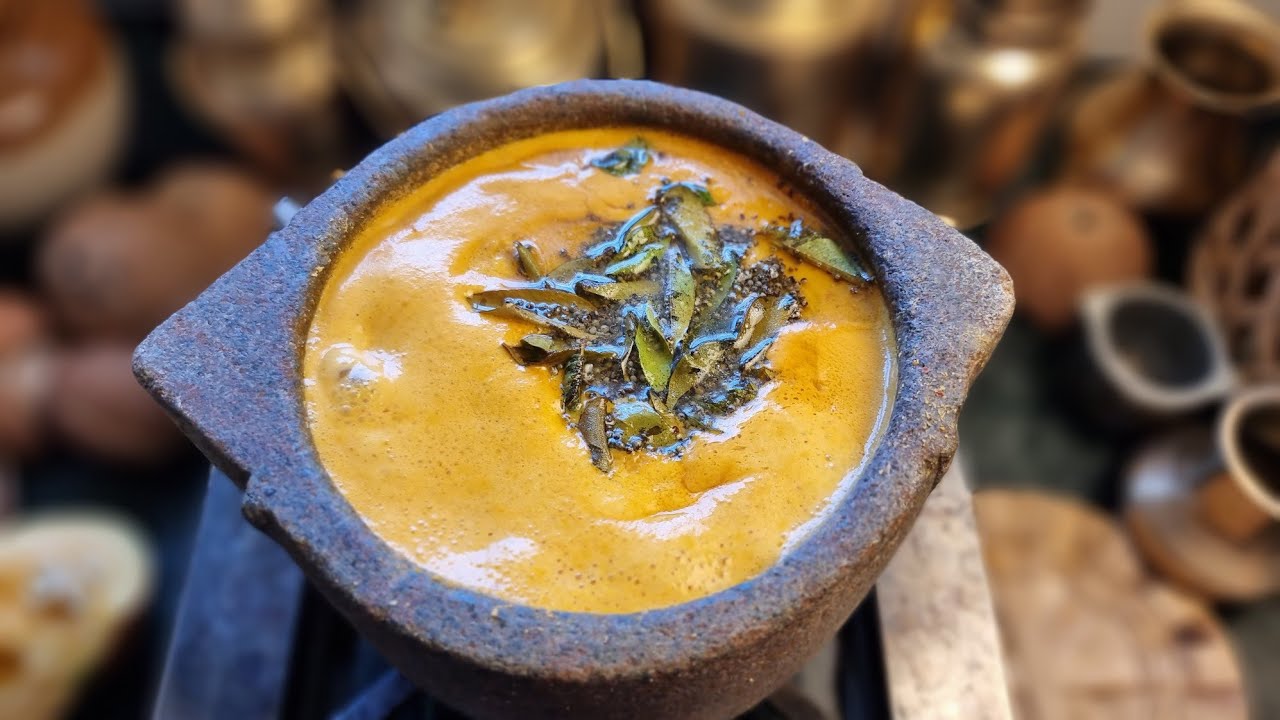 Thengai ( Coconut) Kuzhambu திருநெல்வேலி தேங்காய் அரைச்சி விட்ட குழம்பு   #foodzeee