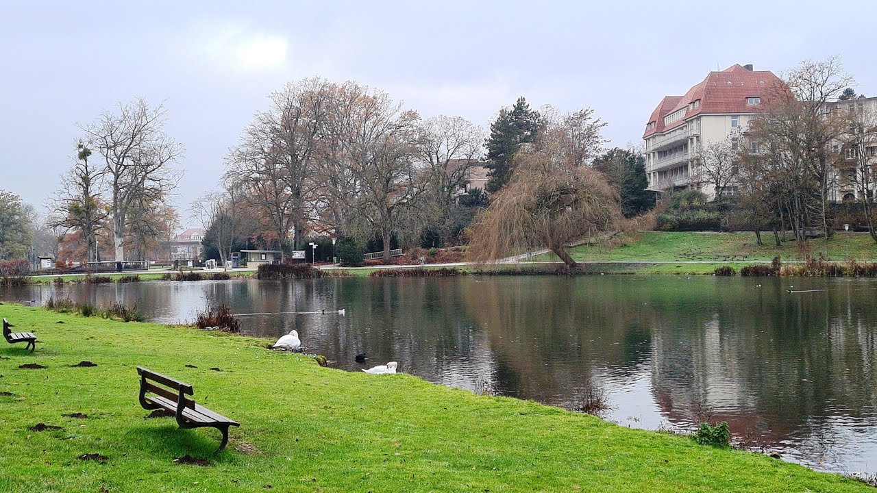 Bad Salzuflen Kurparksee und Landschaftsgarten. Runde um den Kurparksee in Bad Salzuflen Lipperland