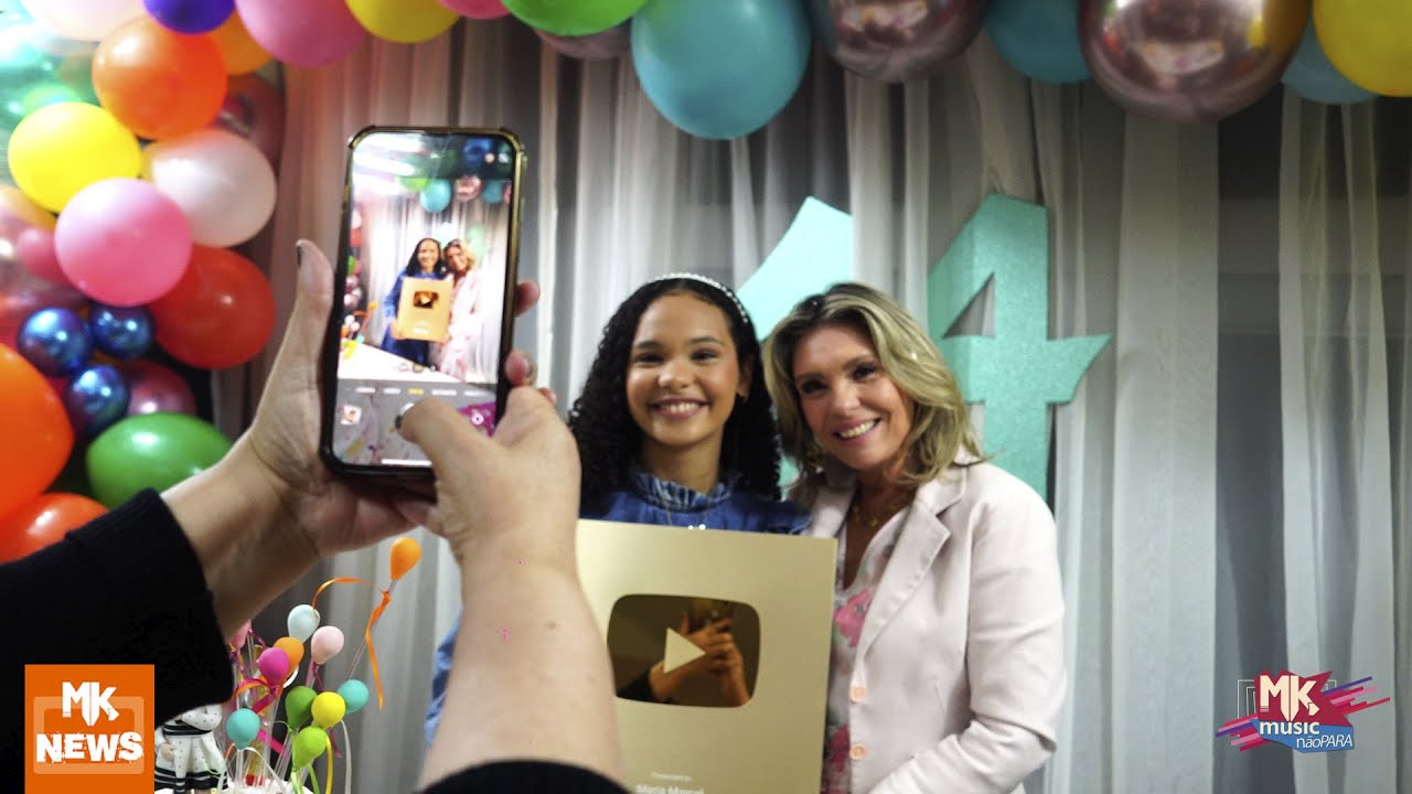 Maria Marçal - Placa de 1 milhão de inscritos no YouTube e aniversário (MKnãoPARA)