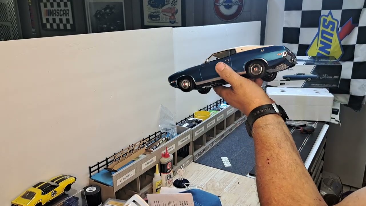 Authentic 1/18 Ford Landau model
