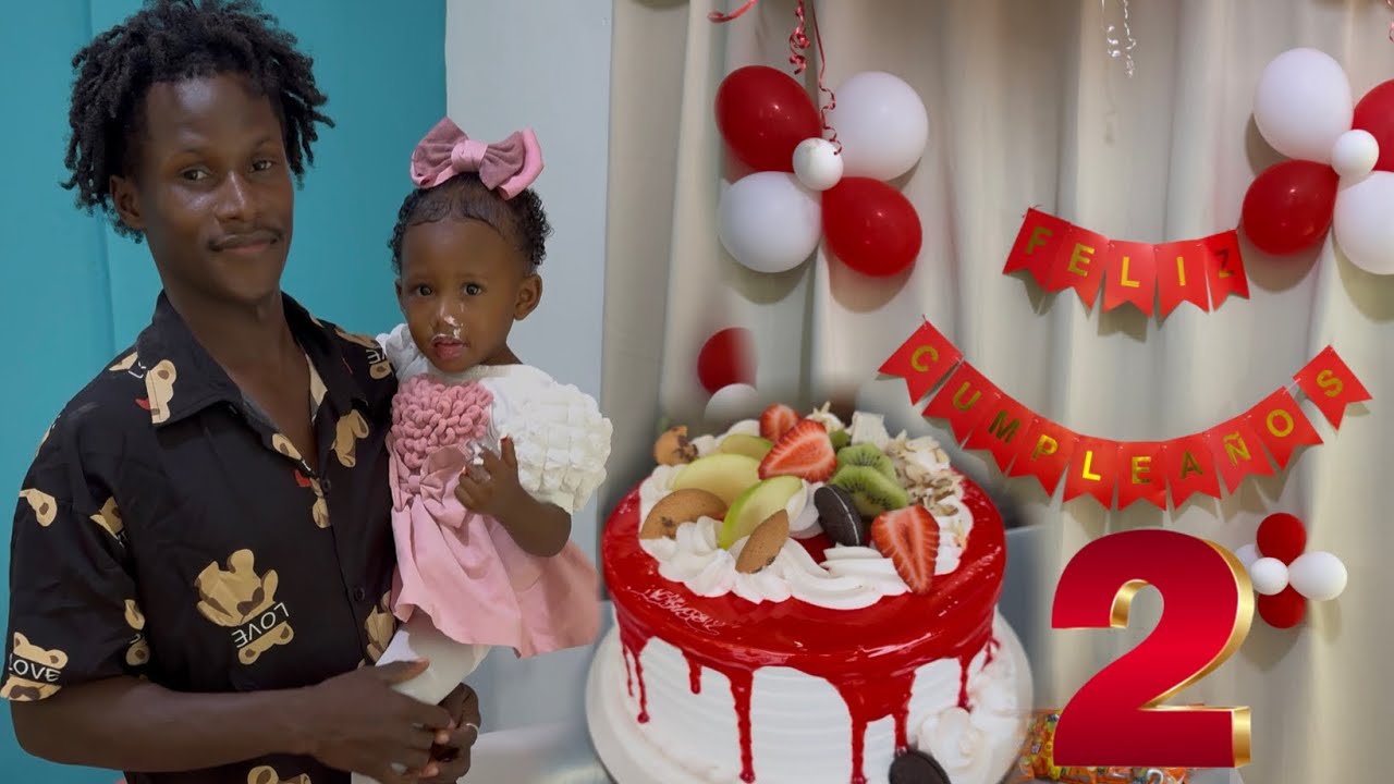 We bought the cake 🍰, the ice cream 🍨, 🍽️, and the snacks (for my daughter Abigail's birthday).