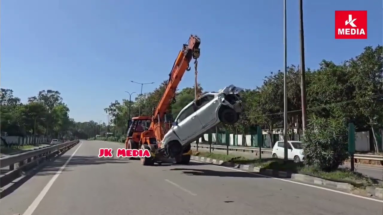 В Самбе произошла ужасная дорожная авария, водитель автомобиля чудом избежал серьезных последствий.
