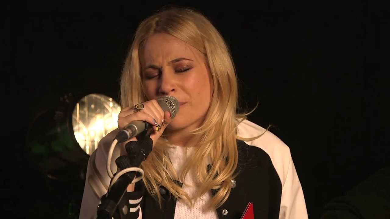 Pixie Lott: Live from YouTube