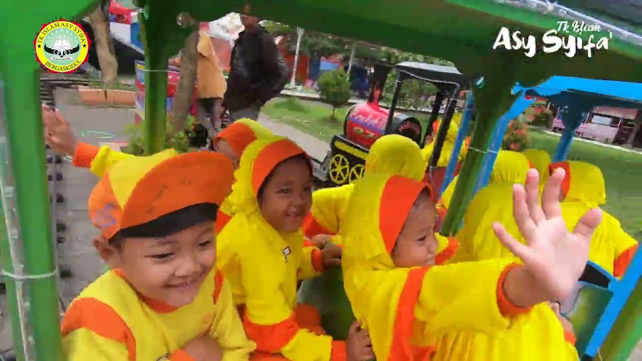 Bermain Ceria Di Alun  - Alun Bungkarno Ungaran (asjo) - TK ISLAM ASY SYIFA