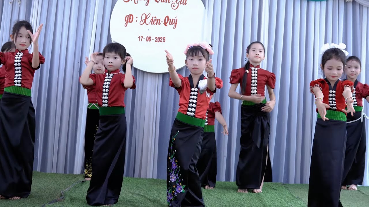 Điệu múa au au đội múa nhí gd mừng lễ tân gia ông bà xiên quý & anh chị tuấn kiệt bản lĩnh luông cp