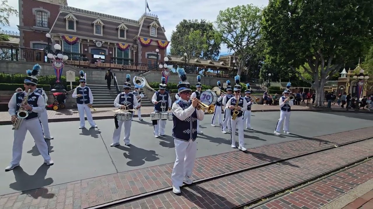 Disneyland Band at Main Street#disney #disneylandband #disneyland 