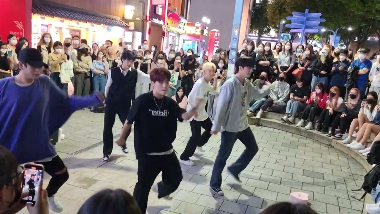 AQA, KPOP BOYGROUP. HIGH QUALITY. SUPERB HONGDAE BUSKING.