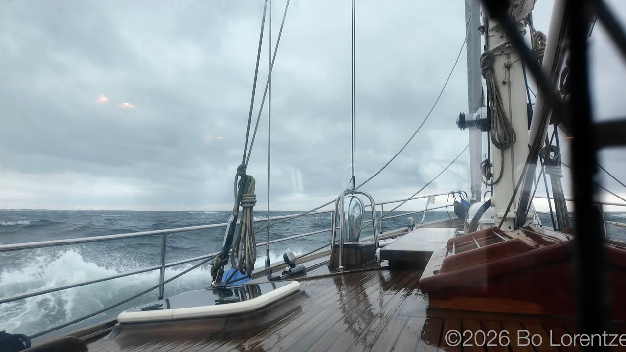 ASMR - 1 Hour of sailing in waves Jan 2026