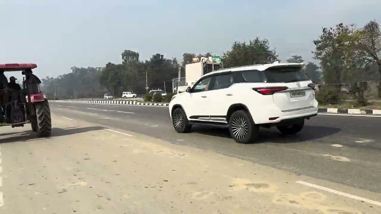 Chandigarh Road, Ludhiana #publictransport ￼