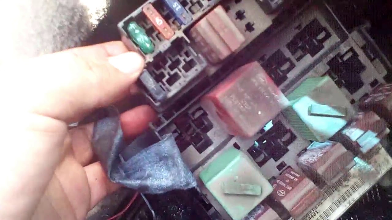 Reparar las intermitentes de un Ford Ka
