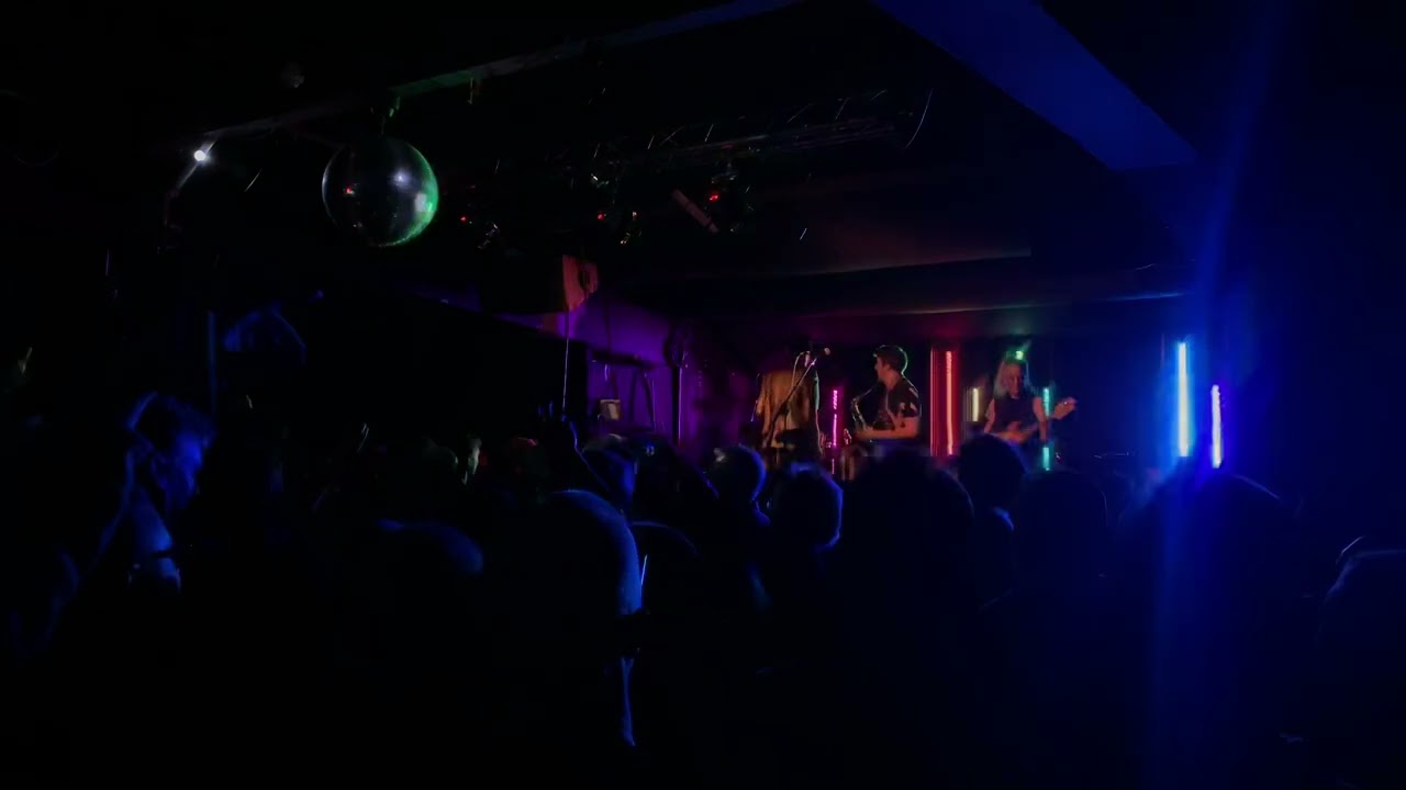 Melt Yourself Down | Pray For Me I Don’t Fit In (live at The Loft, Southampton)
