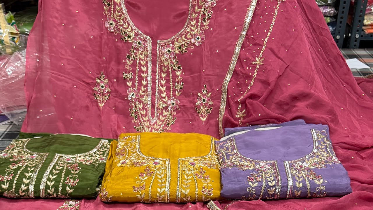 कलकत्ता हैंडवर्क में हैवी डिज़ाइनर सूट 🌹9818735222 order no 