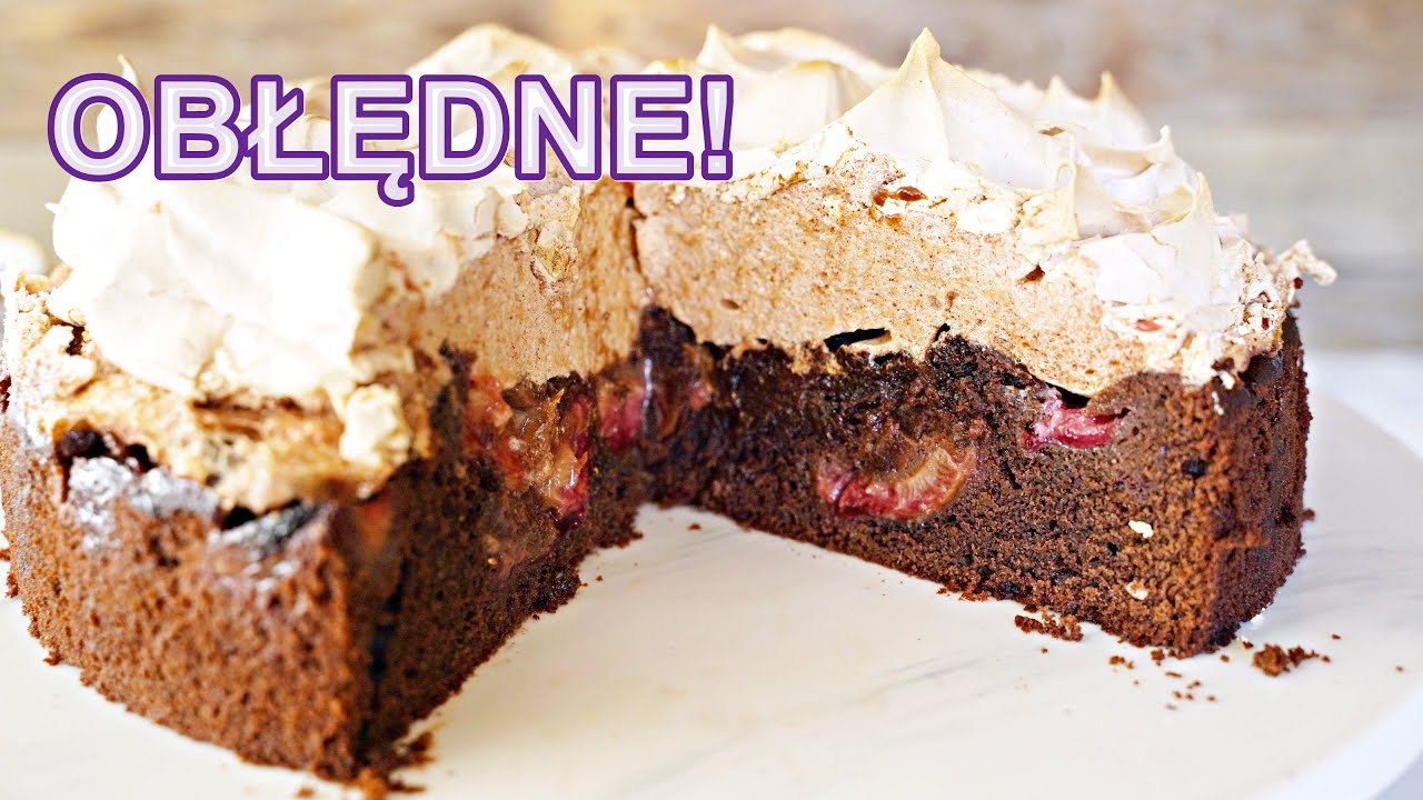 Najlepsze wilgotne ciasto czekoladowe ze śliwkami i bezą – Przepis