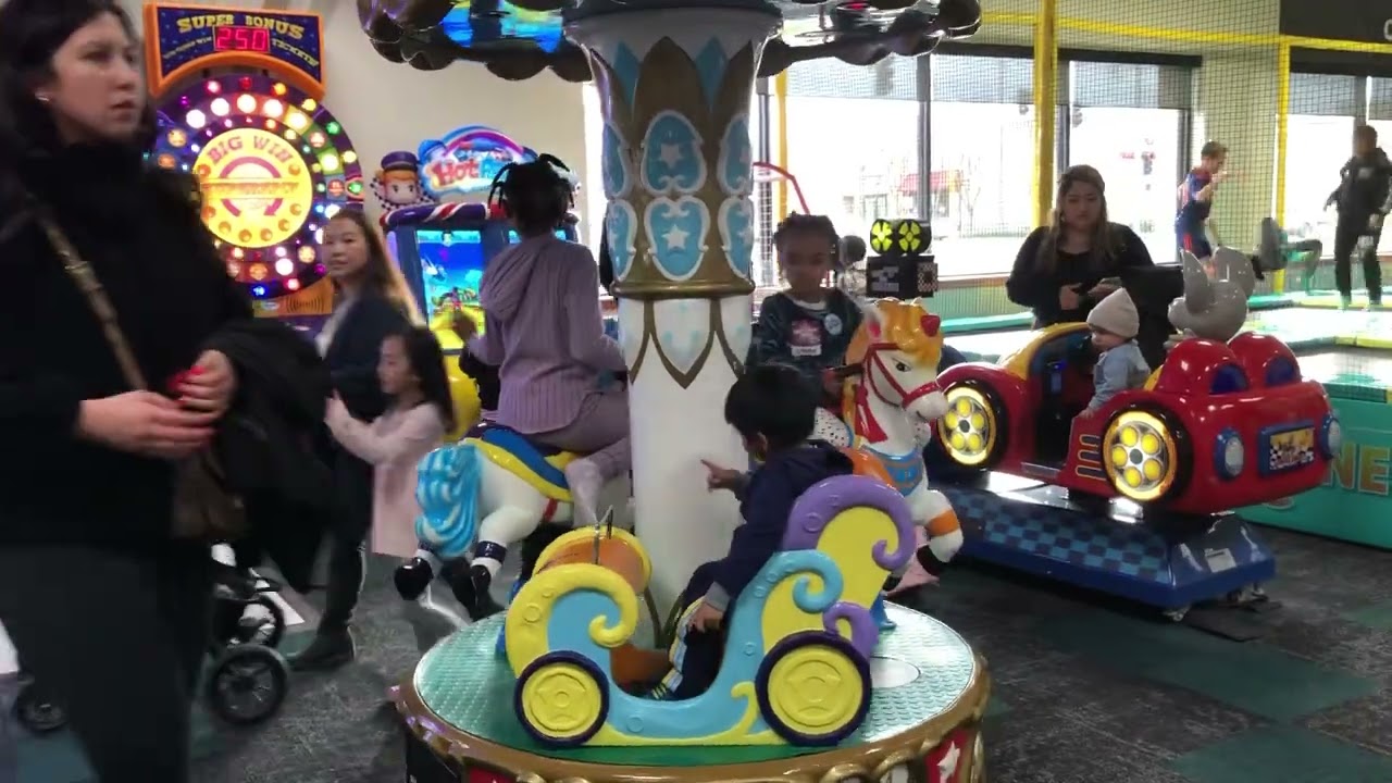 Chuck E cheese